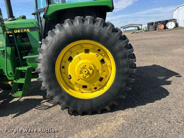 image for item DY3289 1992 John Deere 4055 MFWD tractor