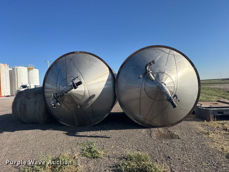 image for item DY3298 (2) stainless steel tanks