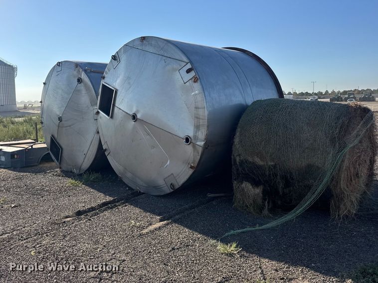 image for item DY3298 (2) stainless steel tanks