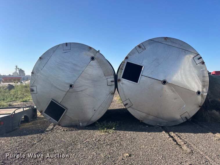 image for item DY3298 (2) stainless steel tanks