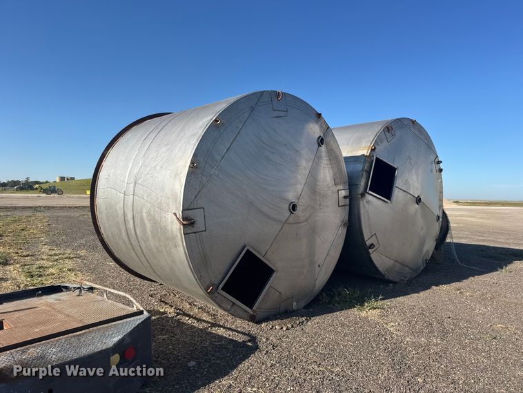 image for item DY3298 (2) stainless steel tanks