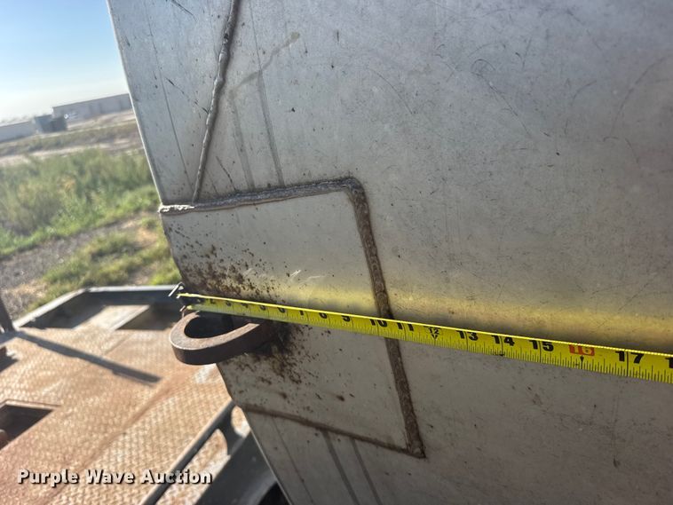 image for item DY3298 (2) stainless steel tanks