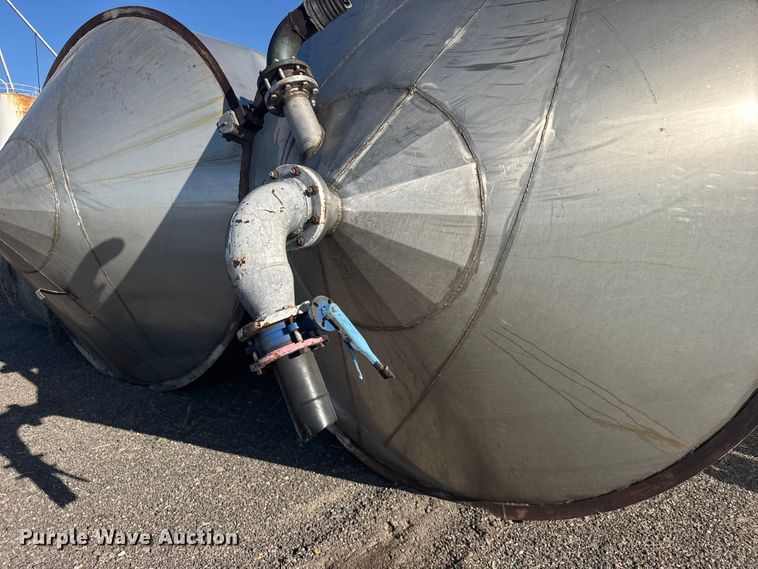 image for item DY3298 (2) stainless steel tanks