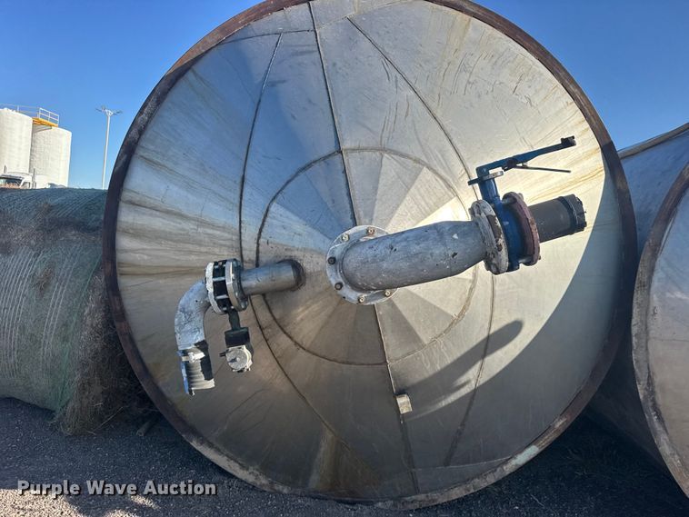 image for item DY3298 (2) stainless steel tanks