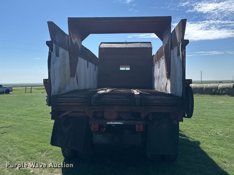 image for item DY3301 1989 Mack  RD manure spreader truck