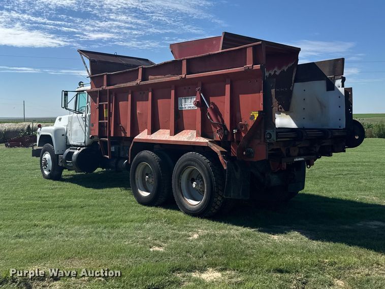 image for item DY3301 1989 Mack  RD manure spreader truck