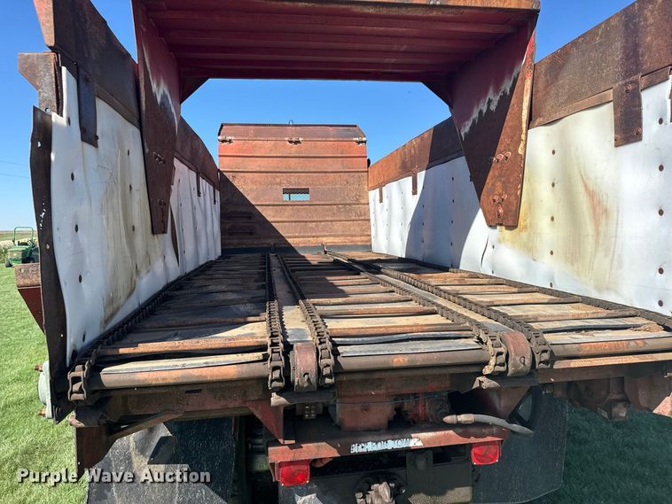 image for item DY3301 1989 Mack  RD manure spreader truck