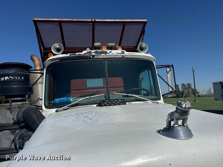 image for item DY3301 1989 Mack  RD manure spreader truck