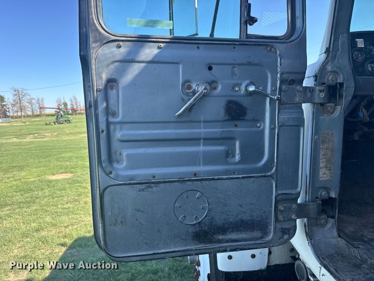 image for item DY3301 1989 Mack  RD manure spreader truck