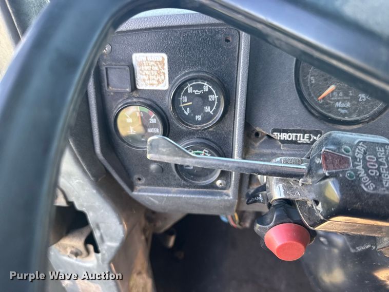 image for item DY3301 1989 Mack  RD manure spreader truck