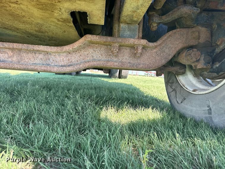 image for item DY3301 1989 Mack  RD manure spreader truck