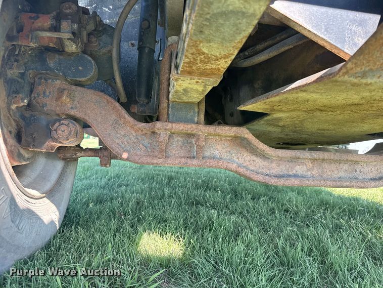 image for item DY3301 1989 Mack  RD manure spreader truck
