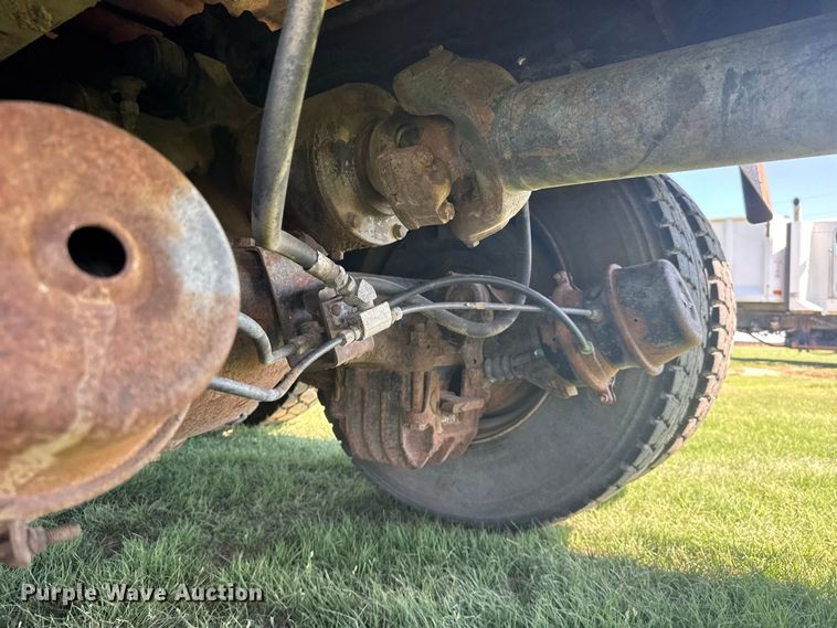 image for item DY3301 1989 Mack  RD manure spreader truck
