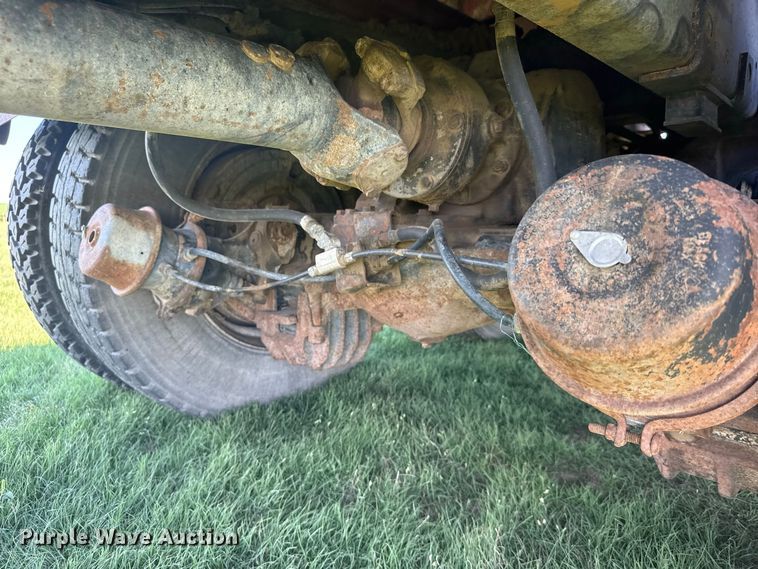 image for item DY3301 1989 Mack  RD manure spreader truck
