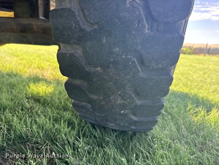 image for item DY3301 1989 Mack  RD manure spreader truck
