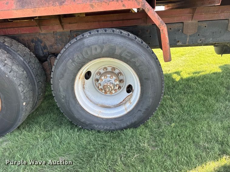 image for item DY3301 1989 Mack  RD manure spreader truck