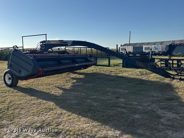 image for item DY3304 Hesston 1265 Hydro Swing swather / windrower