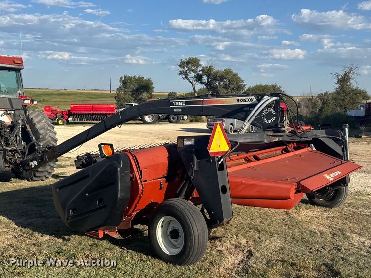 image for item DY3304 Hesston 1265 Hydro Swing swather / windrower