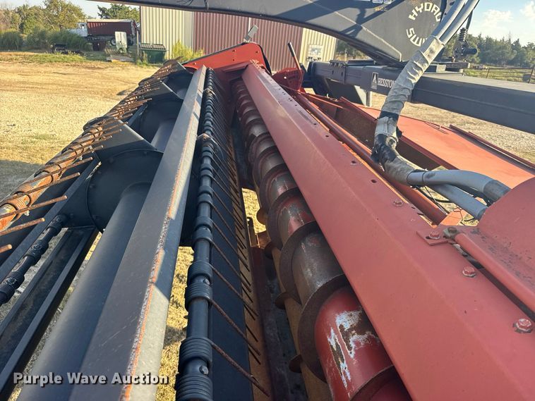 image for item DY3304 Hesston 1265 Hydro Swing swather / windrower