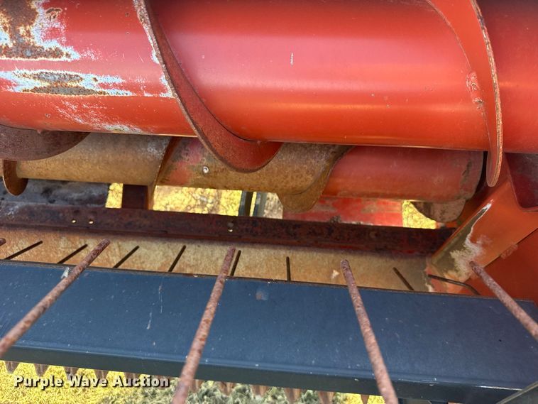 image for item DY3304 Hesston 1265 Hydro Swing swather / windrower