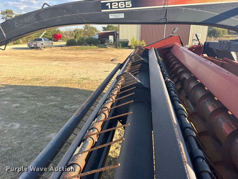 image for item DY3304 Hesston 1265 Hydro Swing swather / windrower