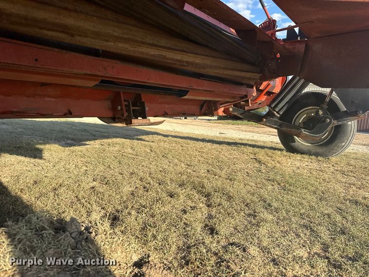 image for item DY3304 Hesston 1265 Hydro Swing swather / windrower
