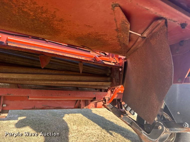 image for item DY3304 Hesston 1265 Hydro Swing swather / windrower