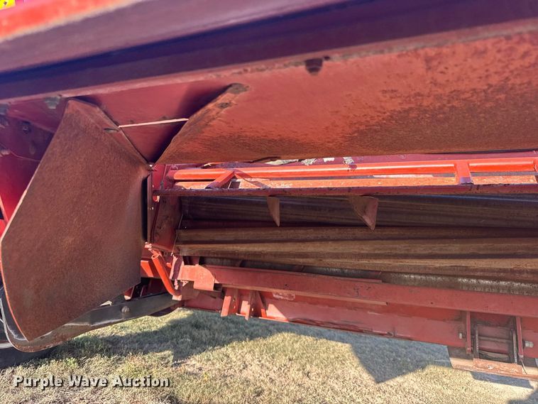 image for item DY3304 Hesston 1265 Hydro Swing swather / windrower