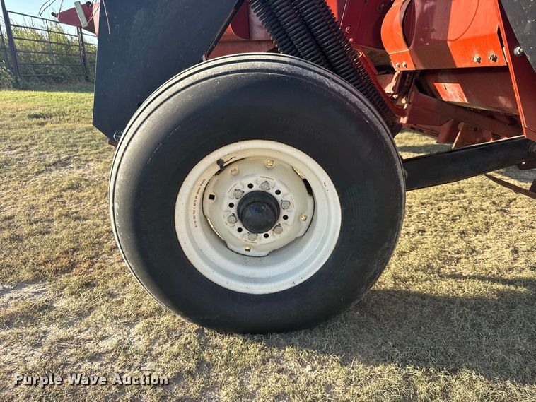 image for item DY3304 Hesston 1265 Hydro Swing swather / windrower