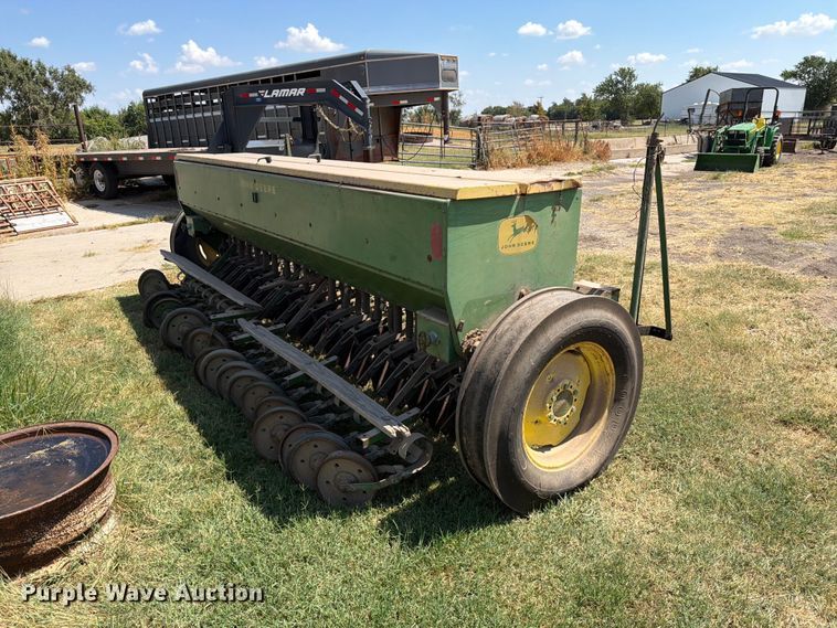 image for item EP7539 John Deere DF208C grain drill