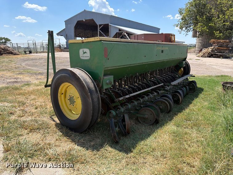 image for item EP7539 John Deere DF208C grain drill