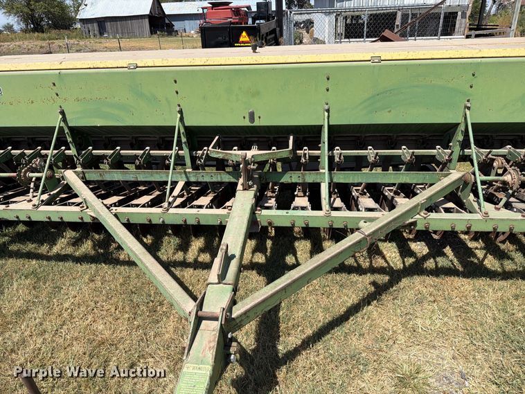 image for item EP7539 John Deere DF208C grain drill