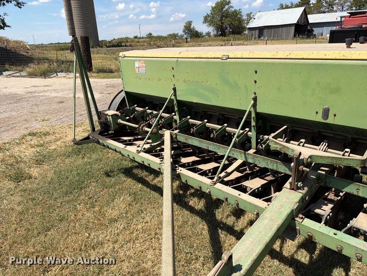 image for item EP7539 John Deere DF208C grain drill