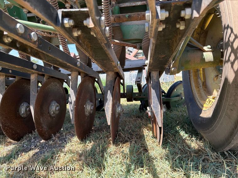 image for item EP7539 John Deere DF208C grain drill