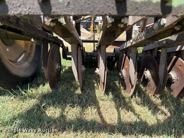 image for item EP7539 John Deere DF208C grain drill