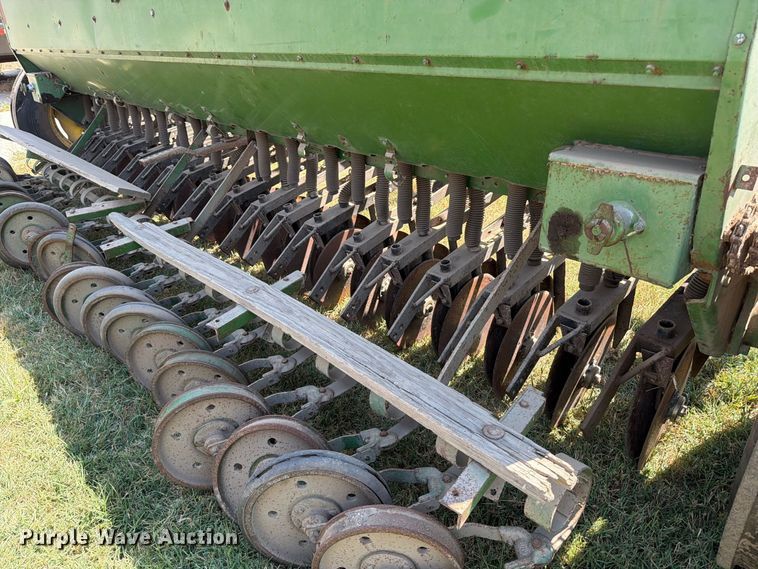 image for item EP7539 John Deere DF208C grain drill