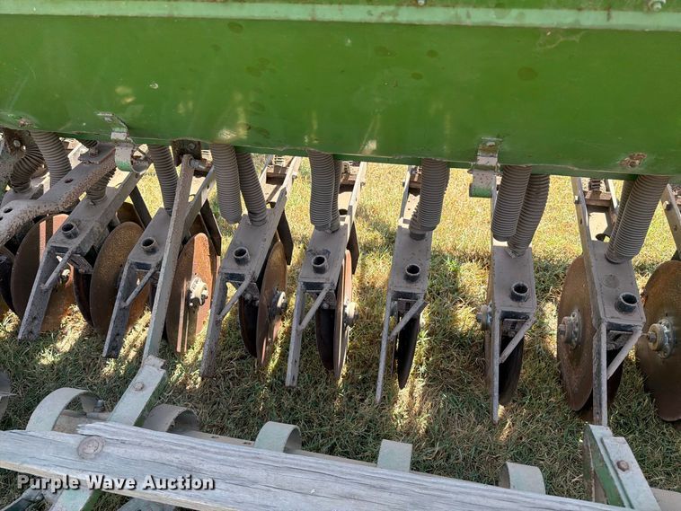 image for item EP7539 John Deere DF208C grain drill