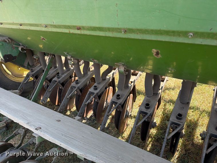 image for item EP7539 John Deere DF208C grain drill