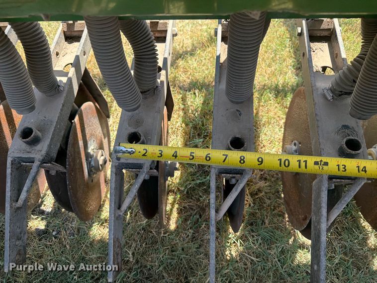 image for item EP7539 John Deere DF208C grain drill