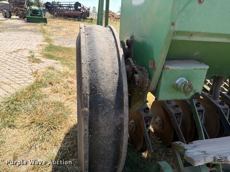 image for item EP7539 John Deere DF208C grain drill