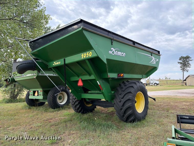 image for item EP7544 Demco 1050 grain cart
