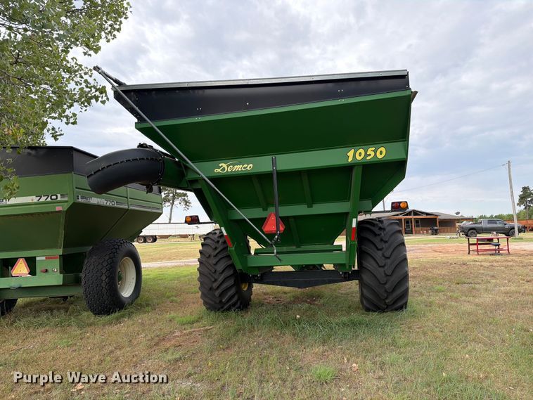 image for item EP7544 Demco 1050 grain cart