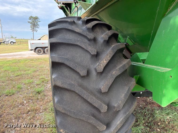 image for item EP7544 Demco 1050 grain cart