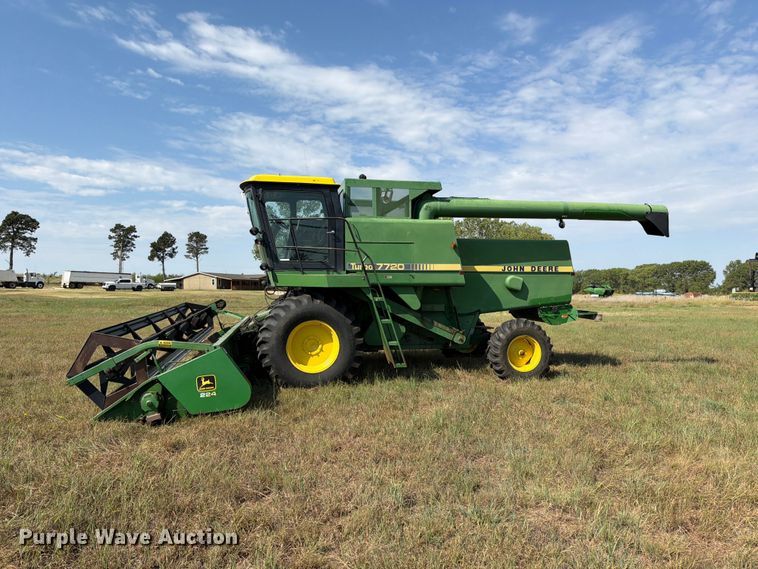 image for item EP7545 1981 John Deere Turbo 7720 combine