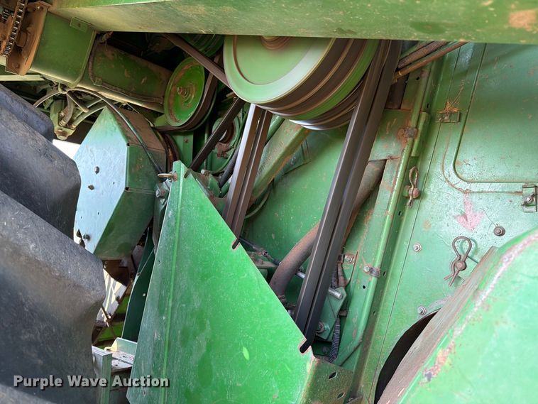 image for item EP7545 1981 John Deere Turbo 7720 combine