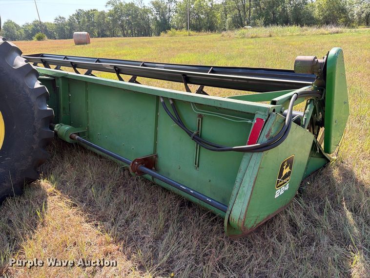 image for item EP7545 1981 John Deere Turbo 7720 combine
