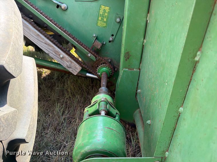 image for item EP7545 1981 John Deere Turbo 7720 combine