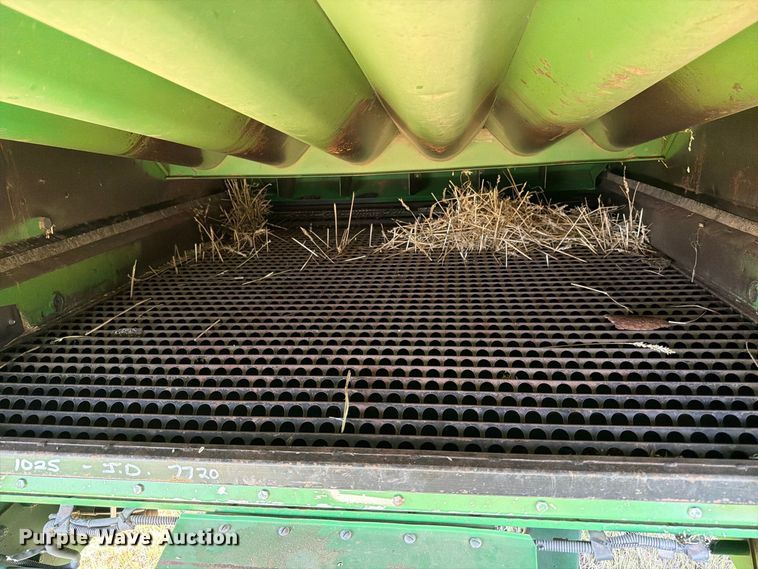 image for item EP7545 1981 John Deere Turbo 7720 combine