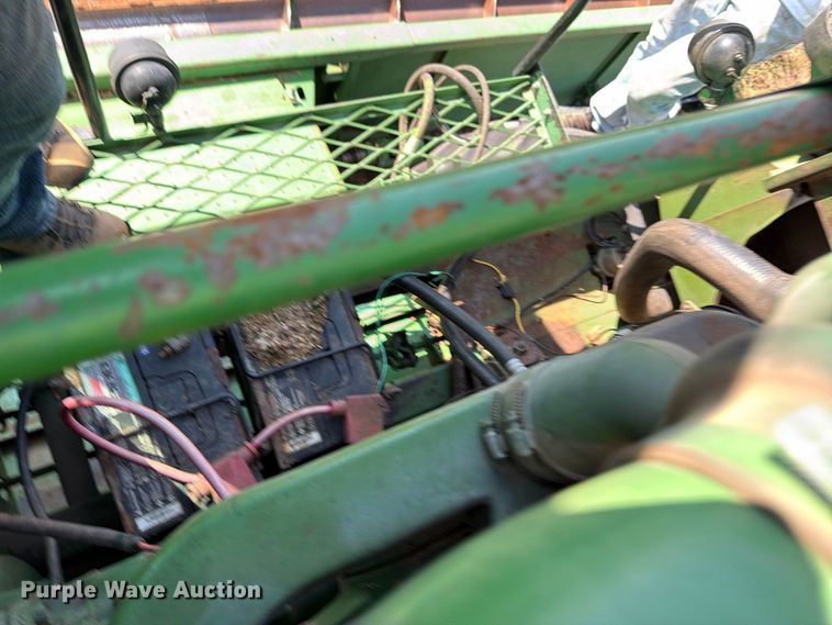 image for item EP7545 1981 John Deere Turbo 7720 combine