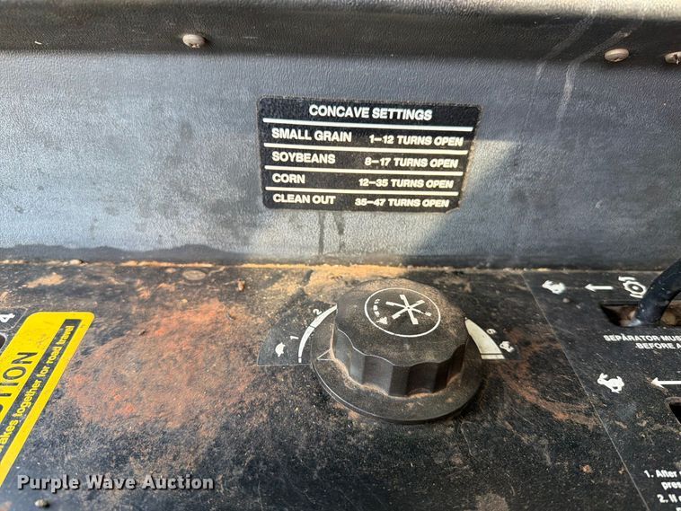 image for item EP7545 1981 John Deere Turbo 7720 combine